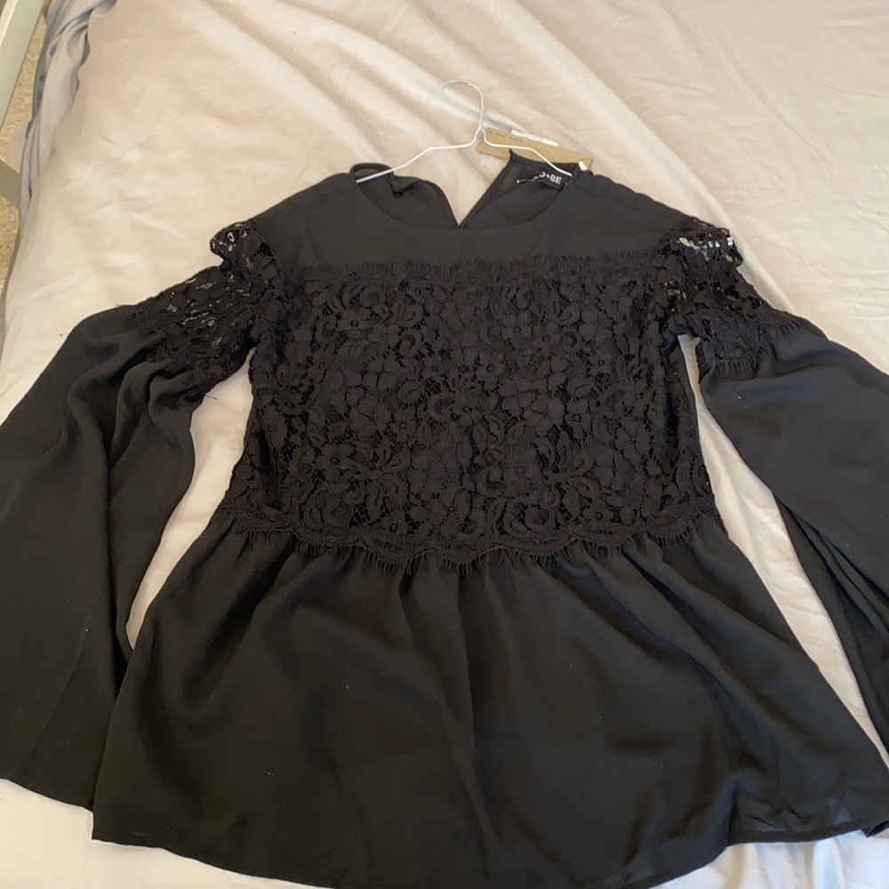 Black lace flowy top